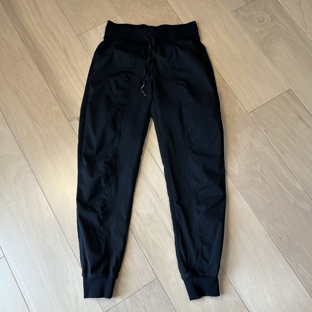 Lululemon Dance Studio Mid-Rise Jogger Black Women’s 4 - Picture 1 of 4
